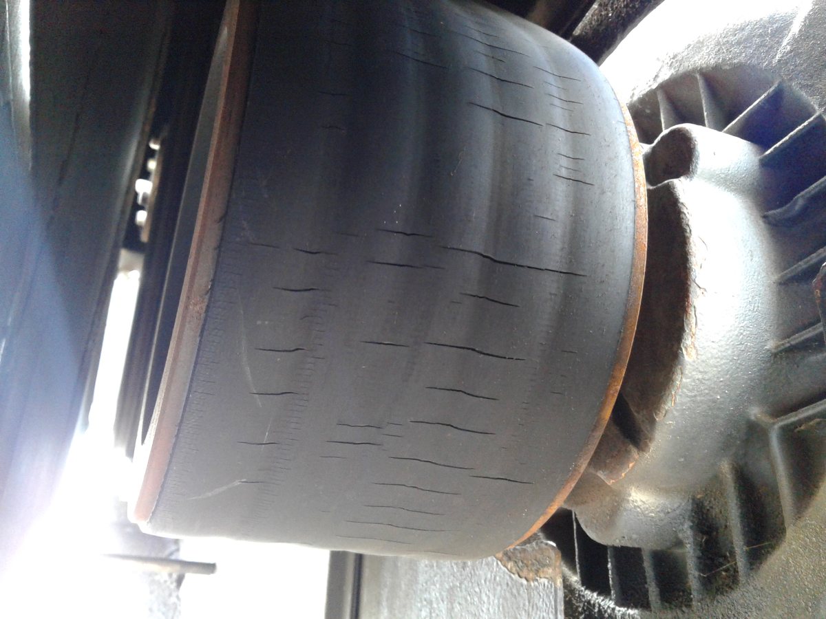 Cracked rubber drum on machinery